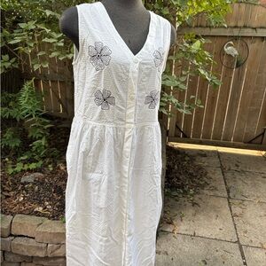 Mantles 100% Cotton White Floral Embroidered Button Down Flowy Midi Dress Medium